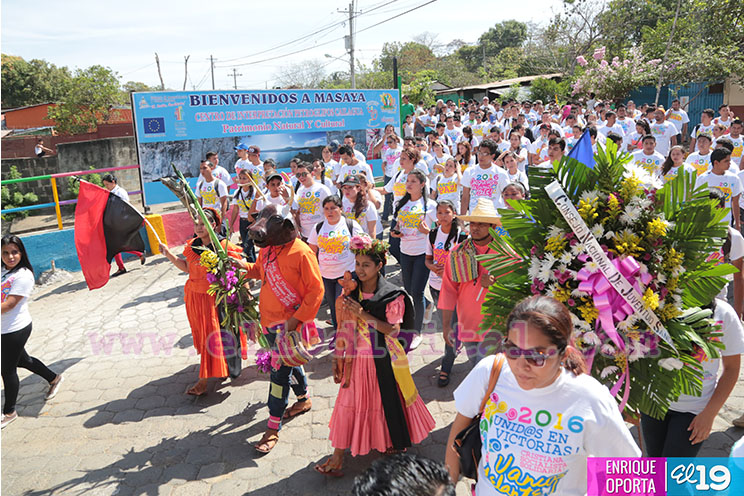 Juventud Sandinista deposita ofrenda florales en tumbas de los h&eacute;roes de la Insurrecci&oacute;n de Monimb&oacute;